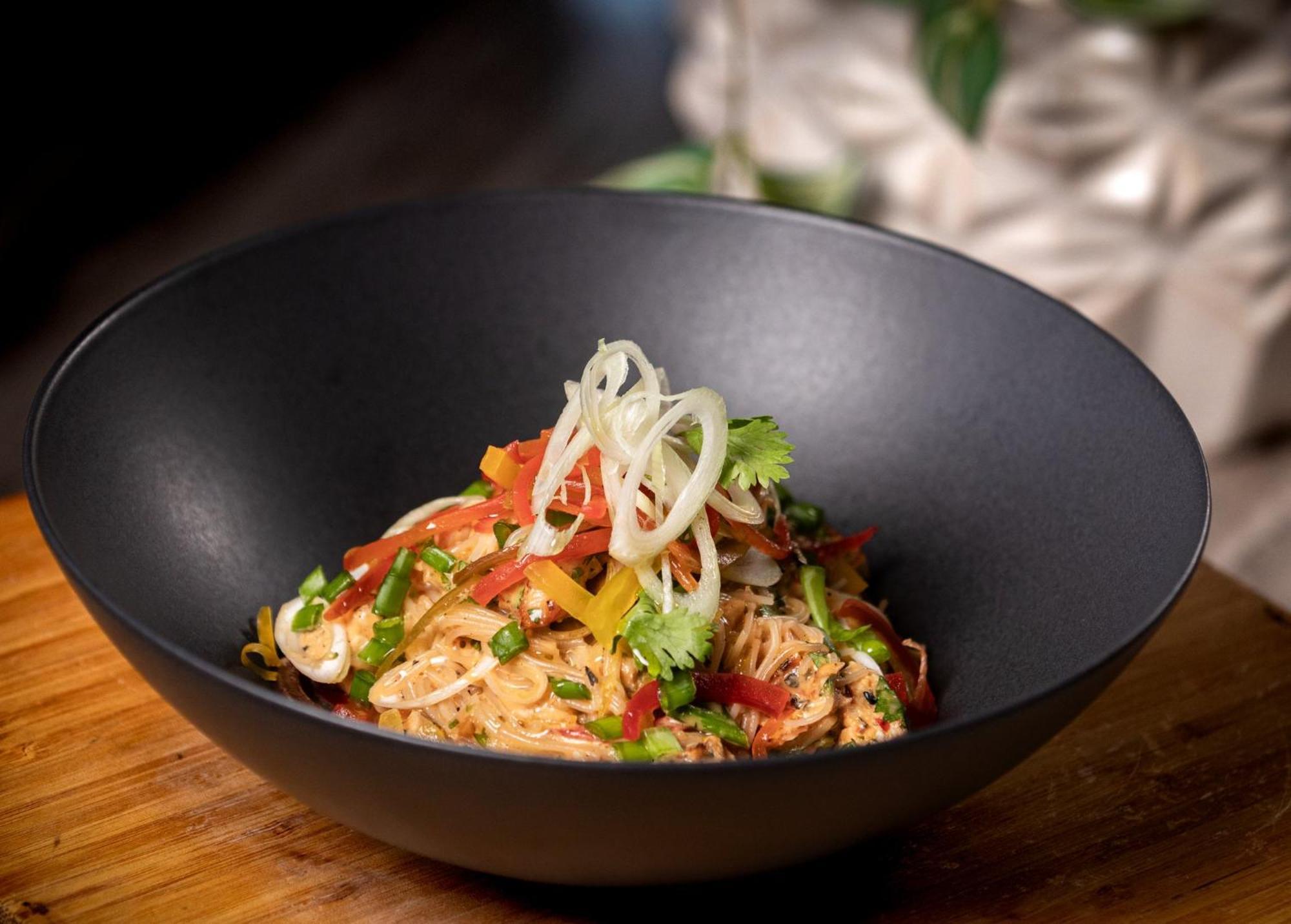 Holiday Inn Santo Domingo By Ihg Экстерьер фото A bowl of Thai peanut chicken